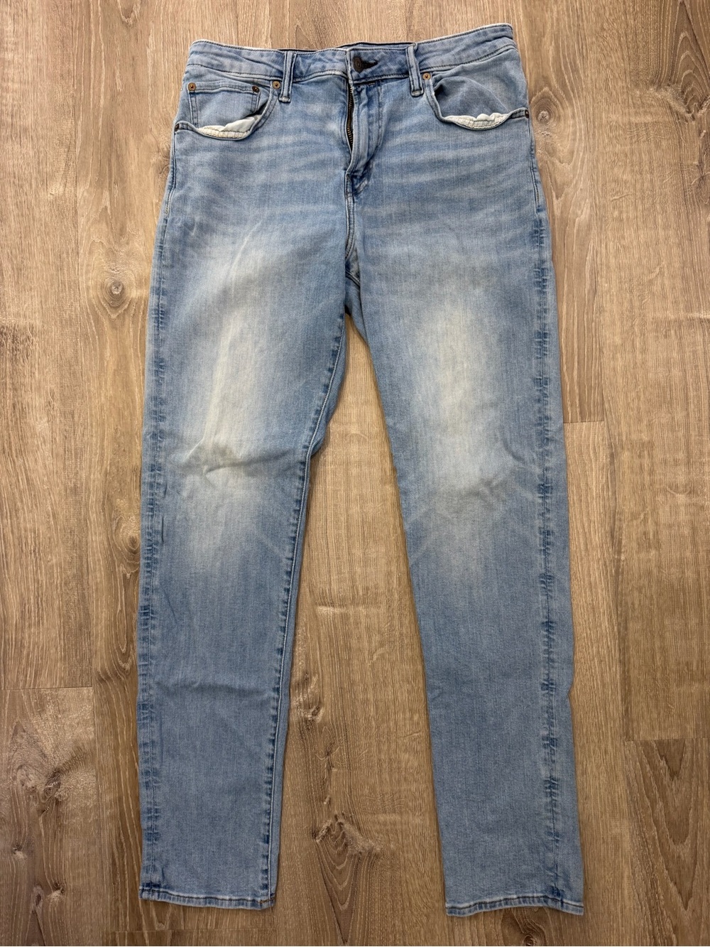 American Eagle Outfitters Men's Slim Straight  Airflex Faded Light Blue Jeans